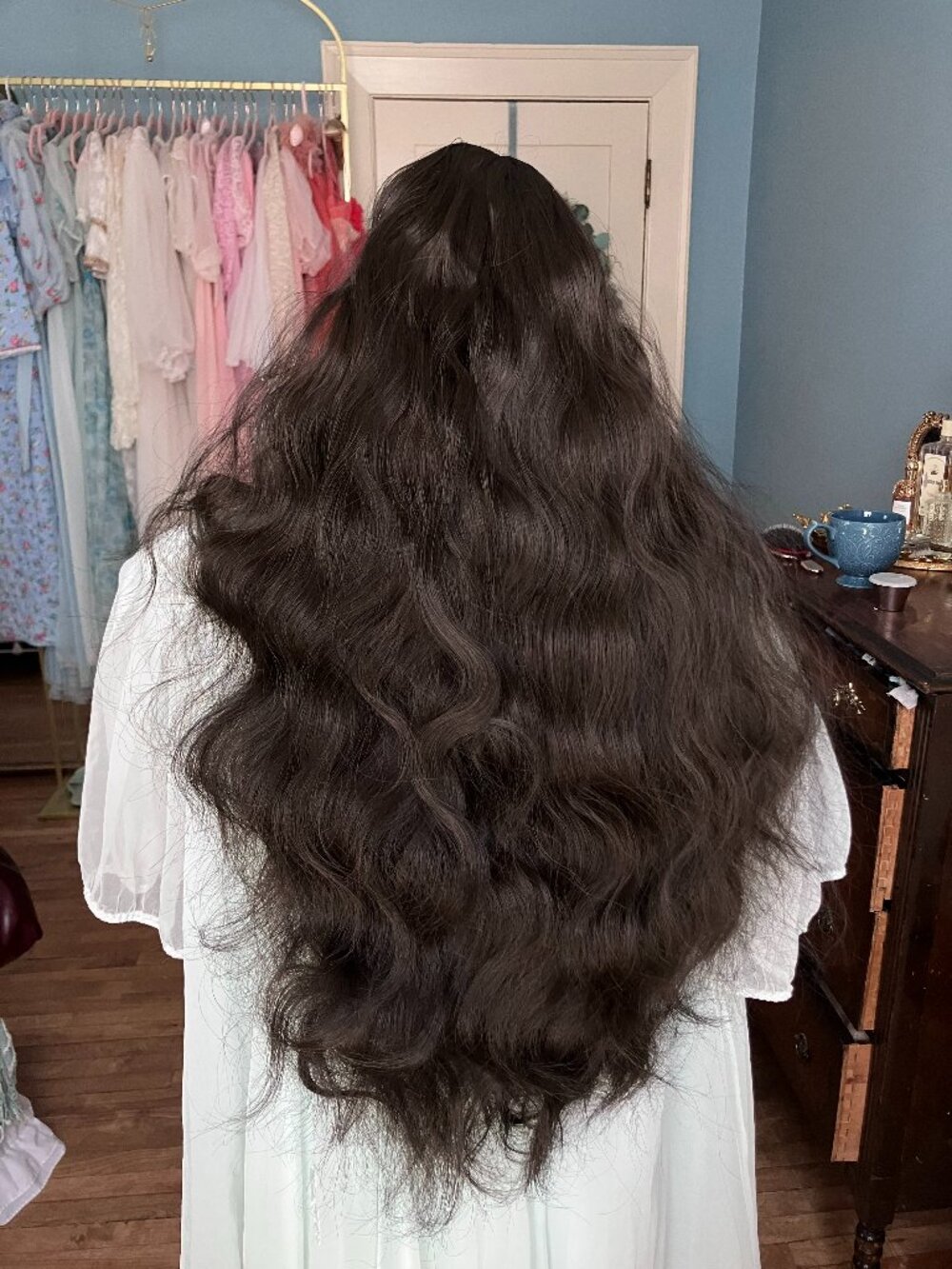 Brand new synthetic wavy 26" inch brown black NWT in bag